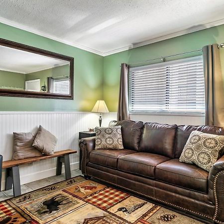 Lovely Condo W/ Indoor Pool *Only Steps To Parkway Gatlinburg Exteriör bild