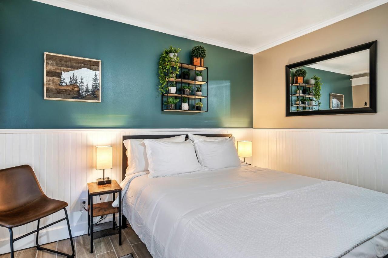 Lovely Condo W/ Indoor Pool *Only Steps To Parkway Gatlinburg Exteriör bild