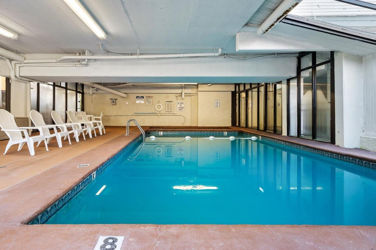 Lovely Condo W/ Indoor Pool *Only Steps To Parkway Gatlinburg Exteriör bild
